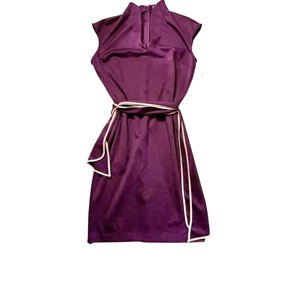 NEW YORK & COMPANY STRETCH: Purple Sleeveless V-Shape Wrap Dress with a Zipper